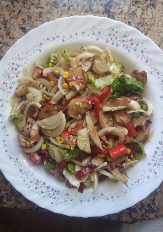 Una foto de Ensalada de pulpo a la mediterránea