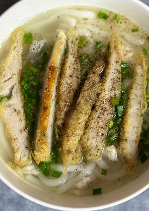 Hình của món Bánh canh chả cá miền Trung.