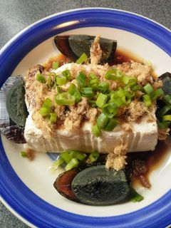 肉鬆皮蛋豆腐- Pork Floss, Century Egg, and Tofu-臺式小菜 的食譜成品照片