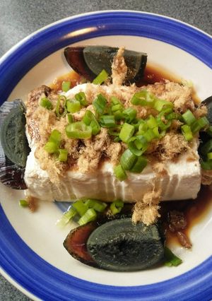 肉鬆皮蛋豆腐- Pork Floss, Century Egg, and Tofu-臺式小菜 的食譜成品照片