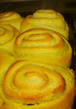 Una foto de ROLLS DE CREMA PASTELERA Y COCO🤗