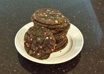 How to Prepare Perfect Milk Chocolate Mint Chip Cookies
