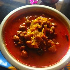 Kale chane ki curry (tarri) A picture of Kale chane ki curry (tarri).