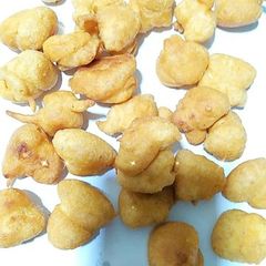 A picture of Besan ki phulkiyan.