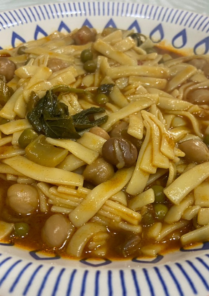 Una foto de Guiso de babetas con garbanzos (con sabor a hierbabuena)