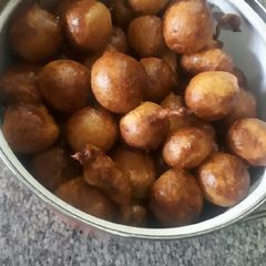 A picture of Peppered puff puff.