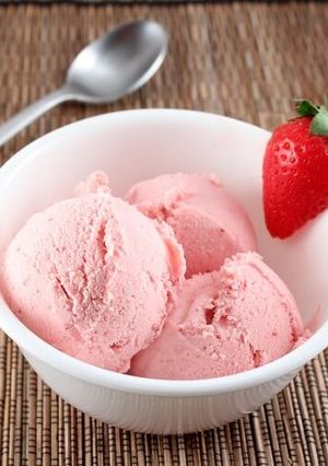 A picture of 3 ingredient ice cream.