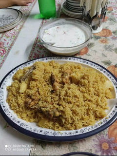 A picture of Chicken pulao.