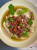Pho Bo - Vietnamesische Rindfleischsuppe