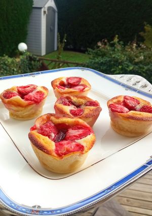 Une photo de Minis clafoutis à la fraise