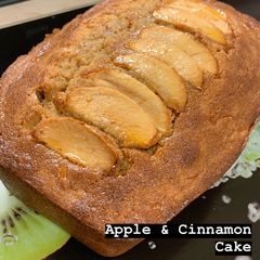 A picture of Amy’s Apple & Cinnamon Cake.