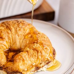 A picture of Croissant French Toast.