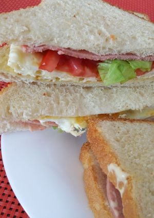 A picture of Ham sandwich #authormarathon#.