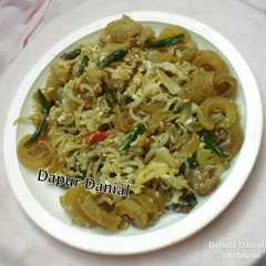 A picture of Tumis Kikil Tauge Telur.