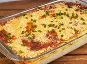 Uma foto de repolho gratinado