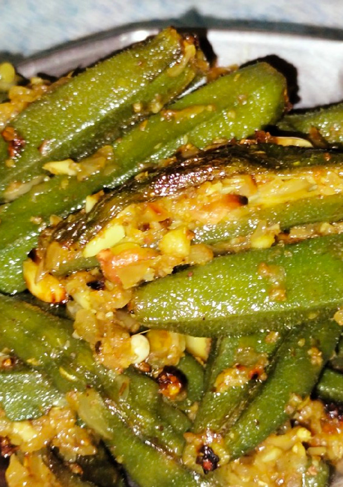 मसाले वाली भिंडी(masale wali bhindi recipe in hindi) रेसिपी मुख्य फोटो