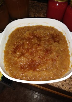 A picture of Homemade Classic Cinnamon Applesauce.