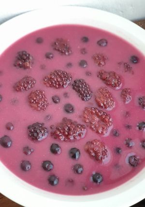Hideg gyümölcsleves, pudingporral recept fotója