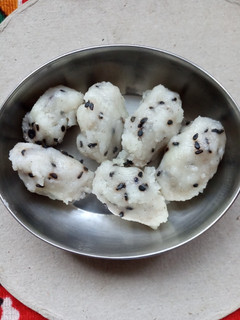 எள் கொழுக்கட்டை (Ell kolukattai recipe in tamil) செய்முறை முக்கிய புகைப்படம்