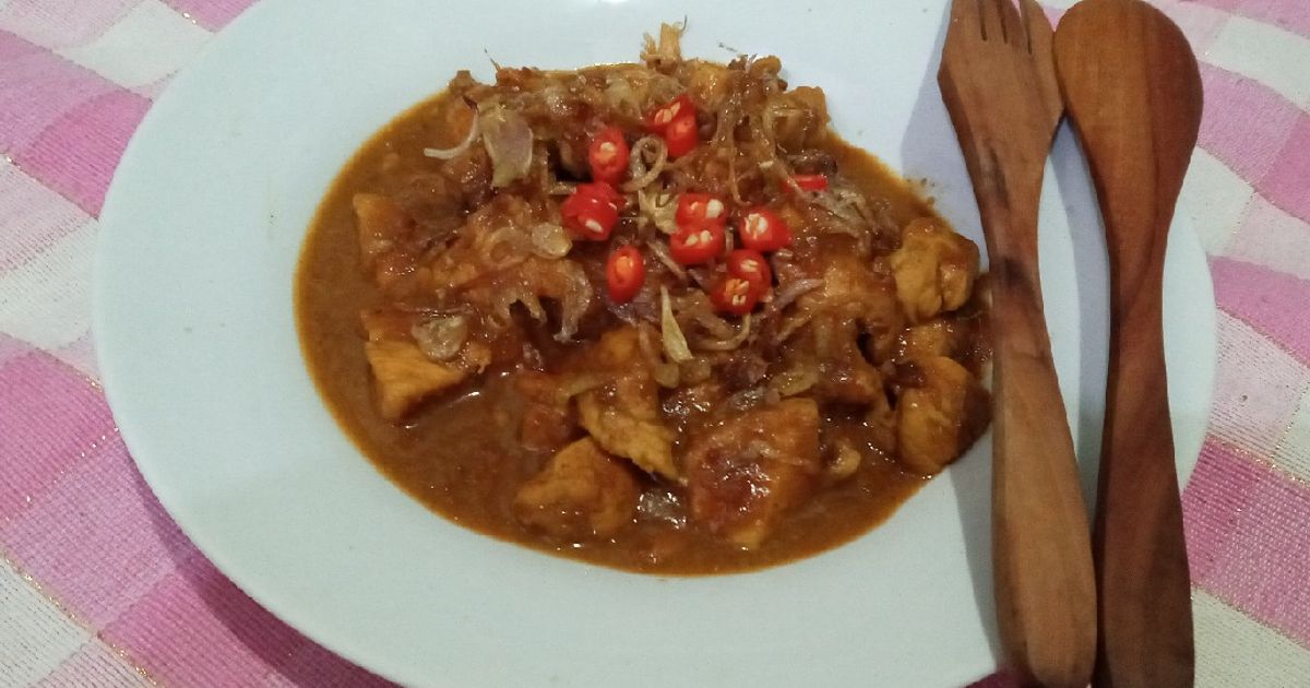Sate ayam goreng.