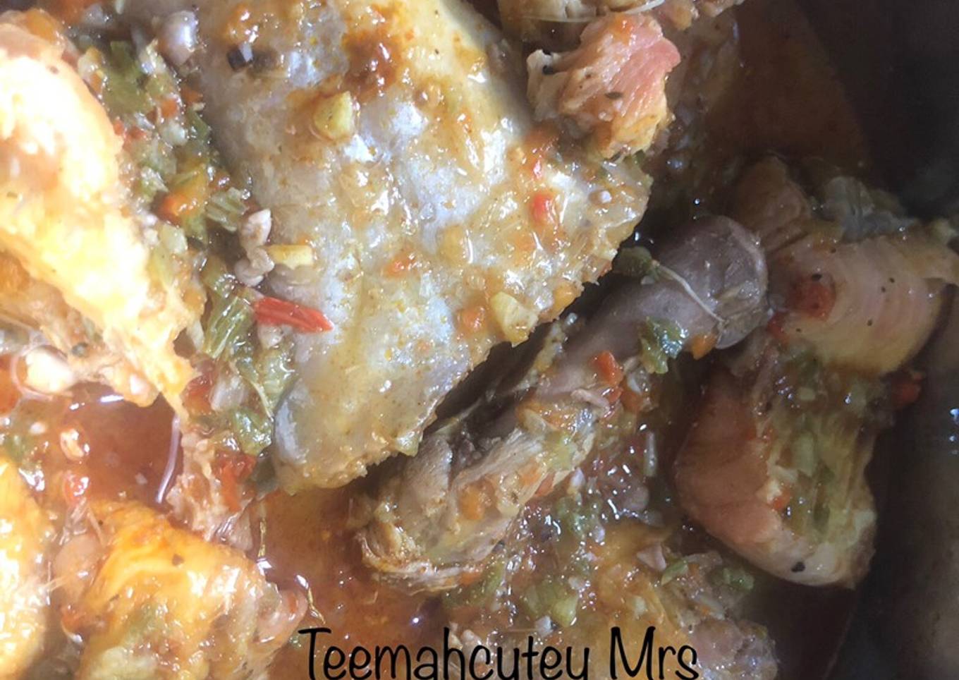 Okro soup with chicken and fish