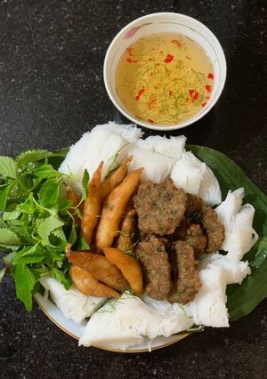 Hình của món Chả nhái đặc sản làng Khương Thượng.