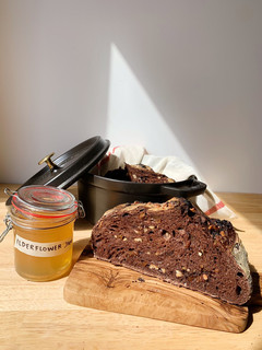 Foto resep Sourdough Chocolate hazelnut raisin brownie rustic bread