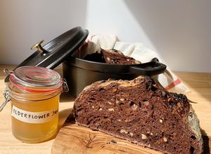 Foto resep Sourdough Chocolate hazelnut raisin brownie rustic bread