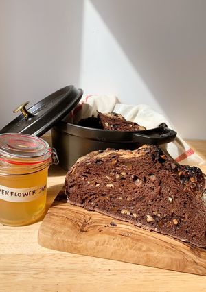 Foto resep Sourdough Chocolate hazelnut raisin brownie rustic bread