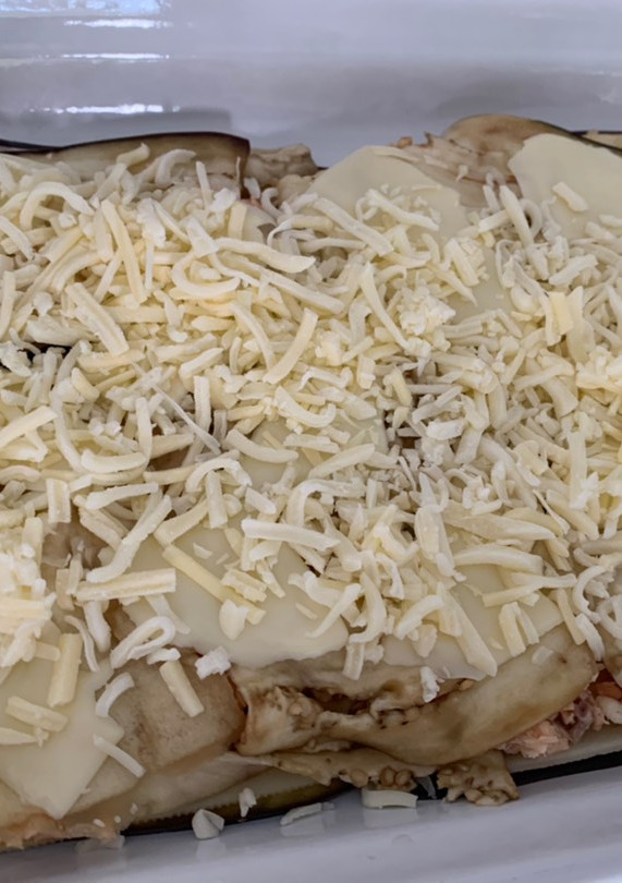 Una foto de Lasaña de berenjena y salmón saludable