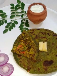 સરગવાના પાન ના વેગજીટેબલ સ્ટાફ પરોઠા રેસીપી મુખ્ય ફોટો