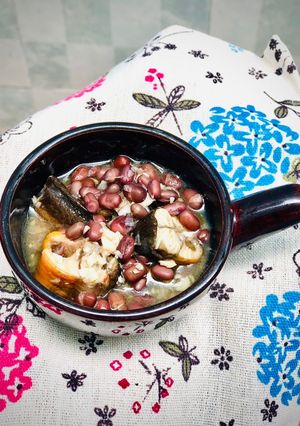 Hình của món Lươn om đậu đỏ.