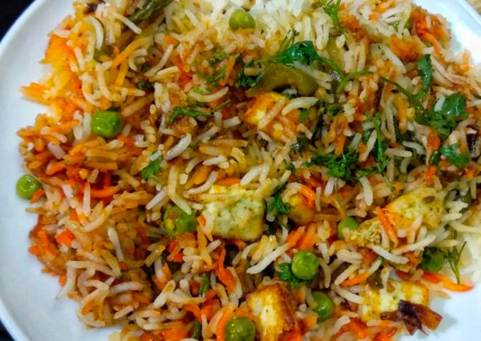 Veg Paneer Biryani Recipe By Juhi Sewani 💕 - Cookpad