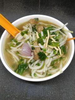 चिकन ग्रीन नुडल्स सूप (chicken green noodles soup recipe in marathi) रेसिपी चे मुख्य फोटो