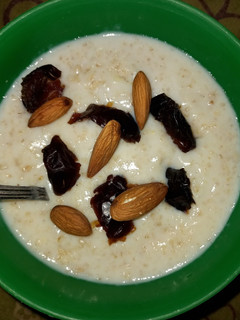 A picture of Oats with milk and dates.