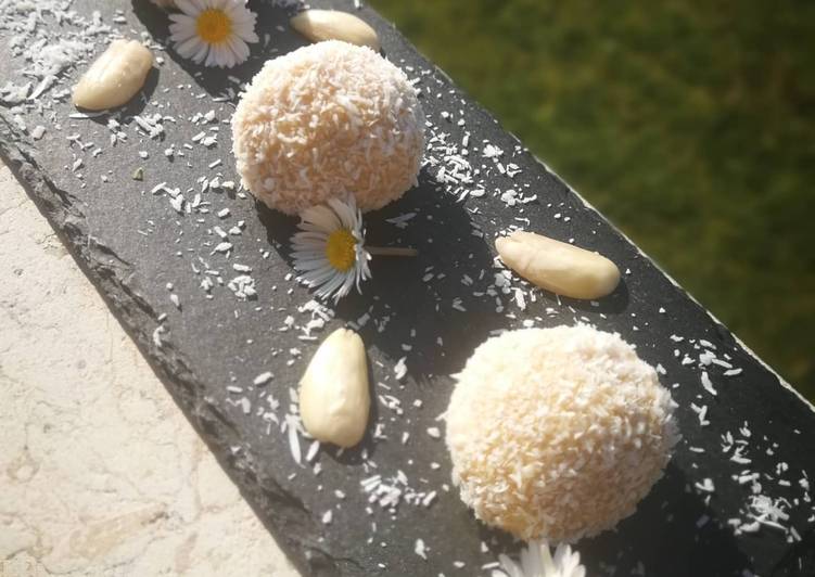 Ricetta Raffaello Ferrero Di Angelo Del Focolare Pina Famiglietti Cookpad