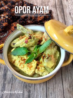Foto resep Opor Ayam Kuning + Tempe