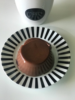 Una foto de Delicioso flan FIT de chocolate y frutas secas