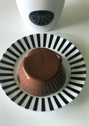 Una foto de Delicioso flan FIT de chocolate y frutas secas