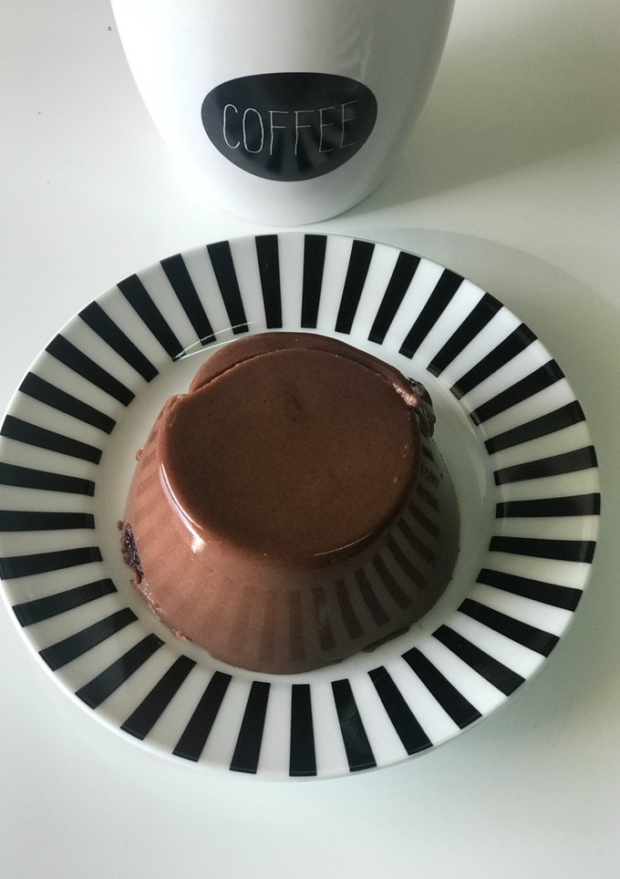 Una foto de Delicioso flan FIT de chocolate y frutas secas