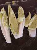 Endibias con crema guisantes
