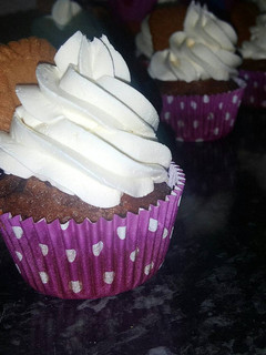 Una foto de Cupcakes de speculoos y buttercream de merengue suizo