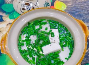 Hình của món Canh tàu hủ mềm nấu hẹ.