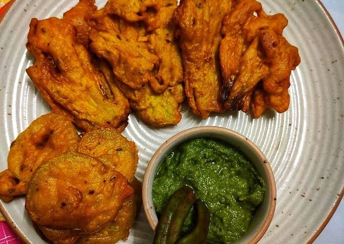 Recipe of Favorite Pumpkin flower pakoda