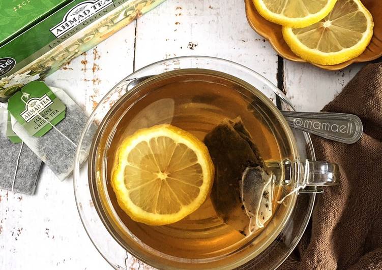 Hot Green Tea with Lemon