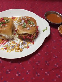 દાબેલી (Dabeli Recipe In Gujarati) રેસીપી મુખ્ય ફોટો
