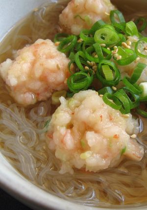 A picture of Prawn Balls & 'Harusame' Soup.