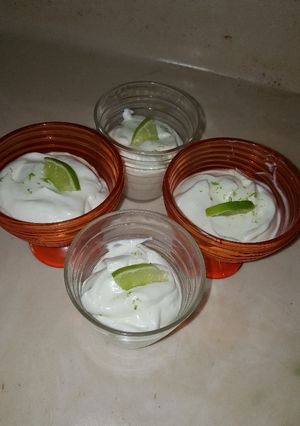 Una foto de Mousse de limón fácil