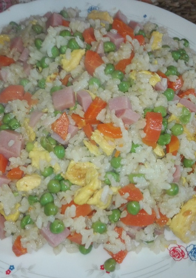 Una foto de Arroz tres delicias