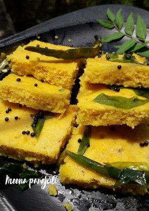 बेसन ढोकला (Besan dhokla recipe in Hindi) रेसिपी मुख्य फोटो